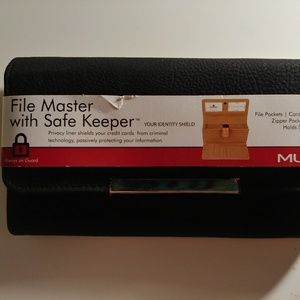 File master with safe keeper